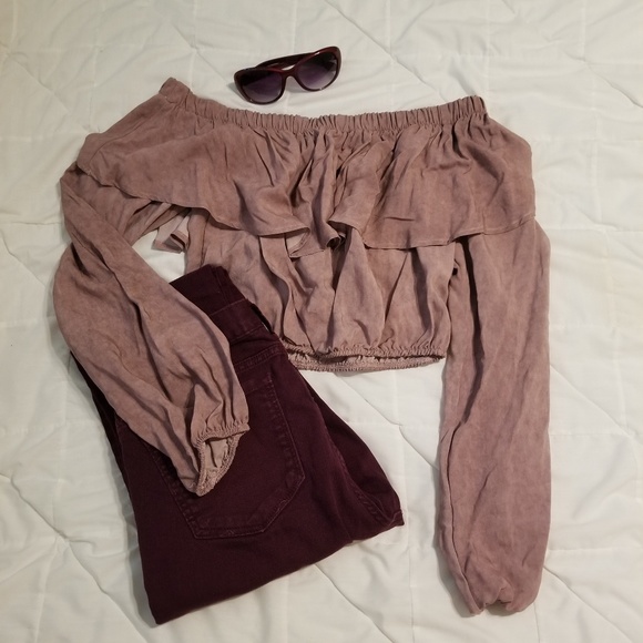 Dusty Rose off shoulder ruffled crop top - Picture 3 of 5